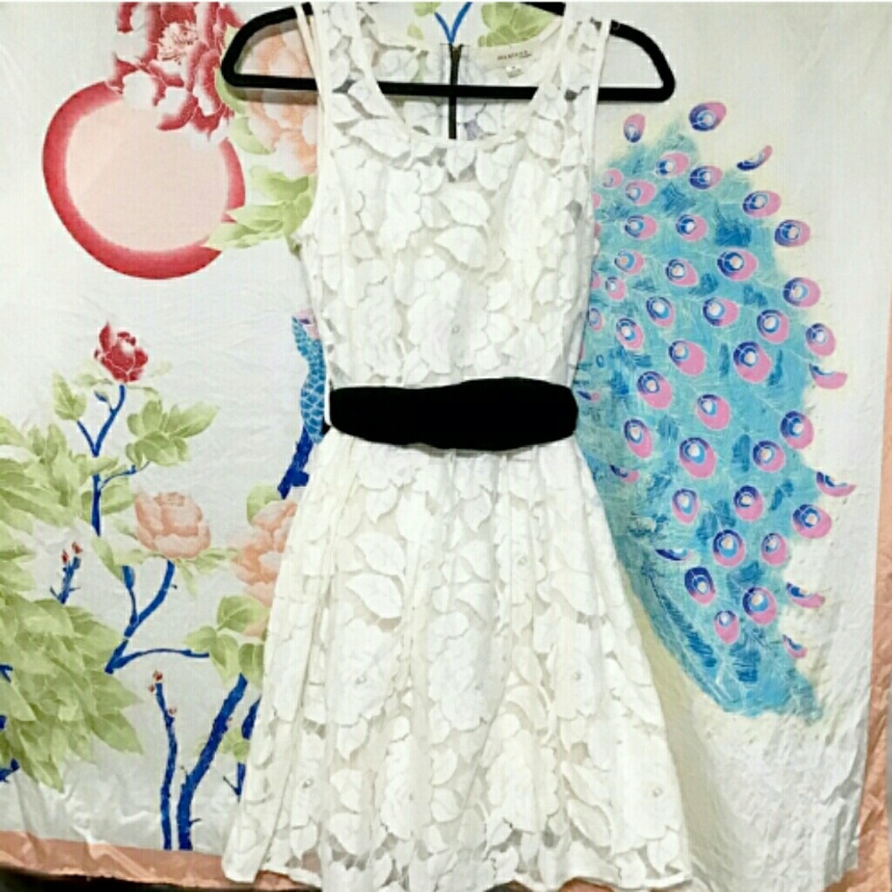 Monteau cream belted lace dress